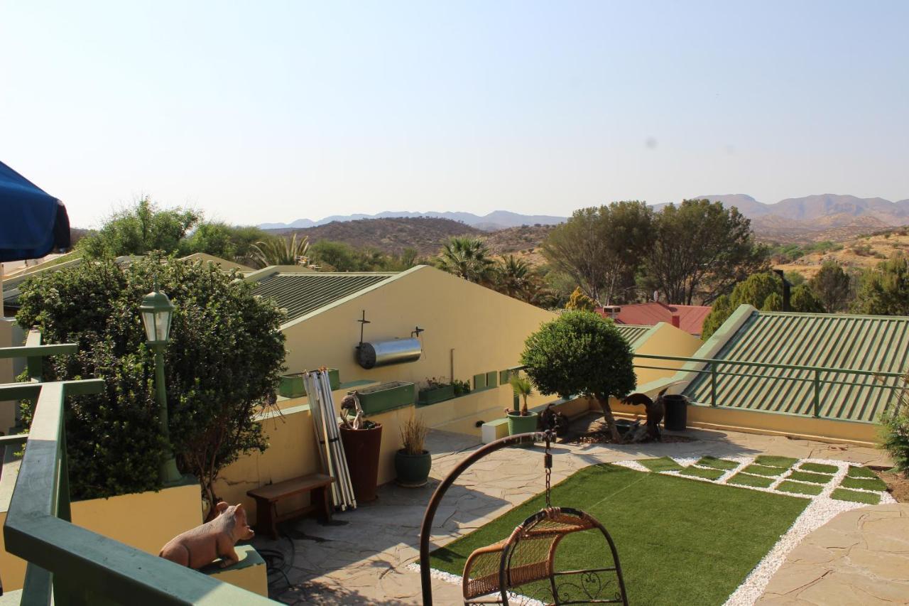 Onganga Hotel Pension วินด์ฮุก ภายนอก รูปภาพ