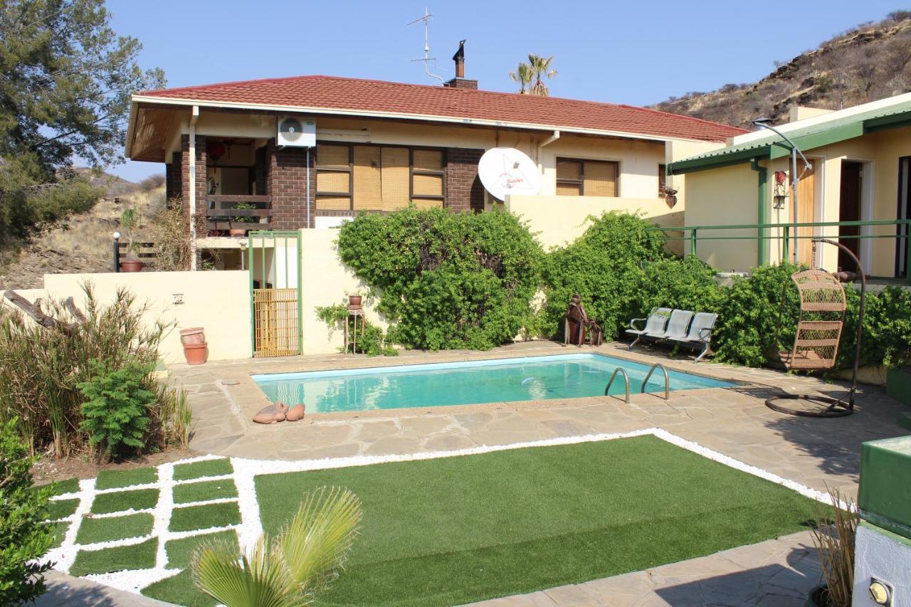 Onganga Hotel Pension วินด์ฮุก ภายนอก รูปภาพ