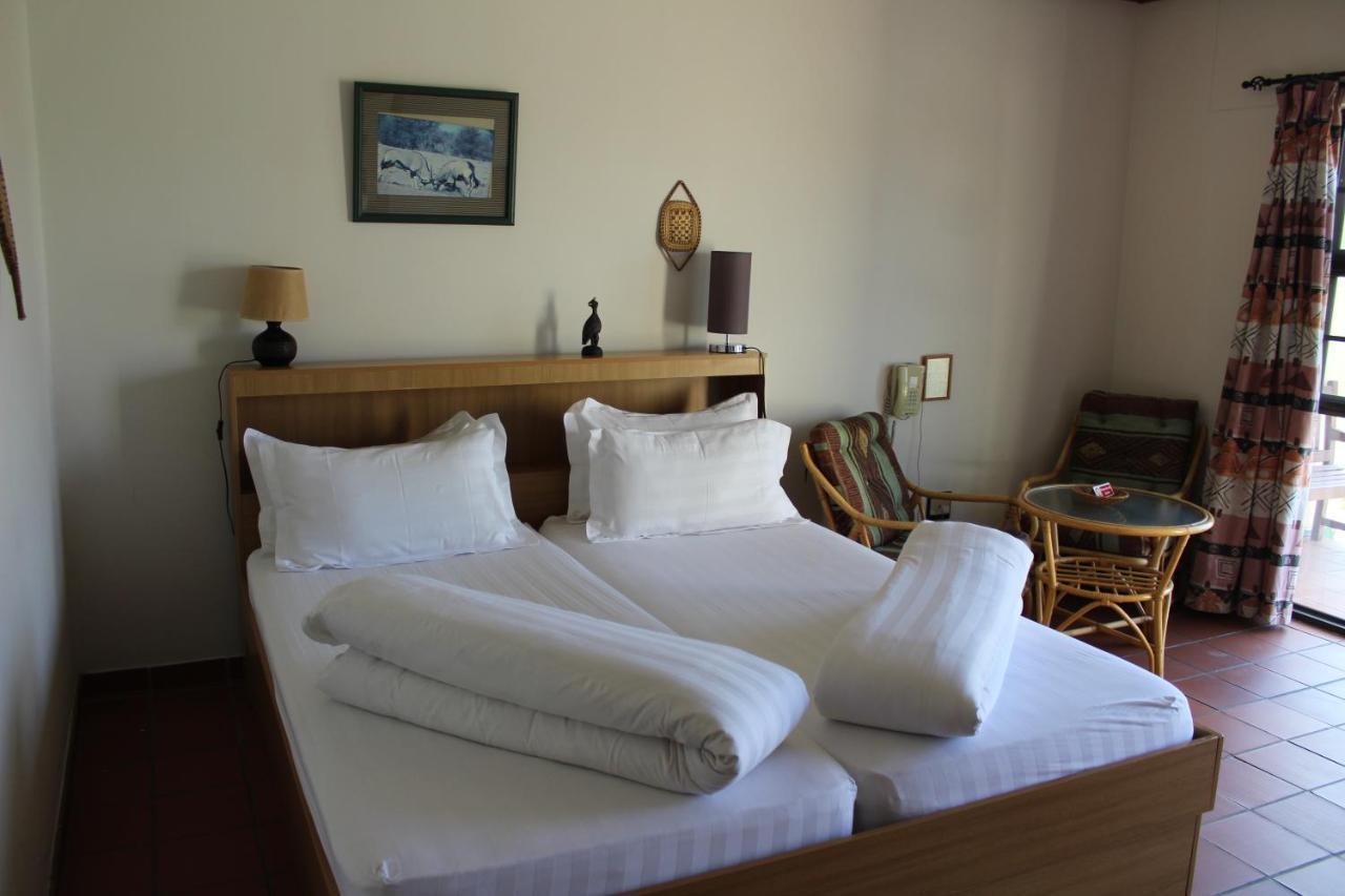 Onganga Hotel Pension วินด์ฮุก ภายนอก รูปภาพ